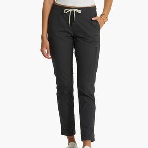 Vuori Women’s Ripstop Pant. Color: Charcoal (dark grey). Size: Small